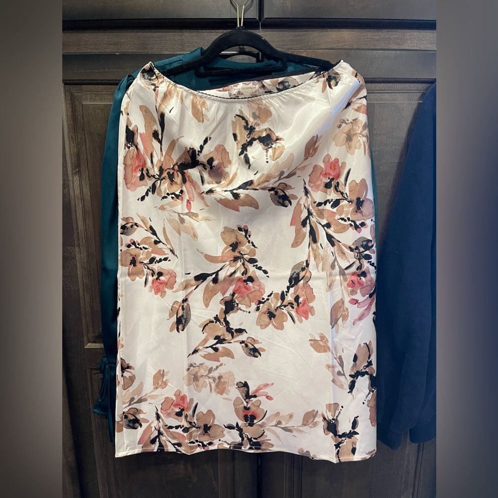 B O G Collective satin skirt Size small NWT